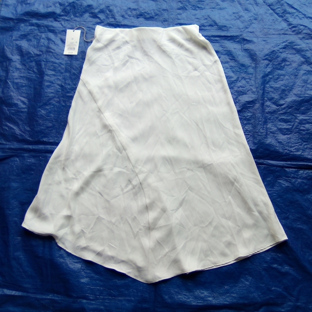 Elegant White Women's Skirt
